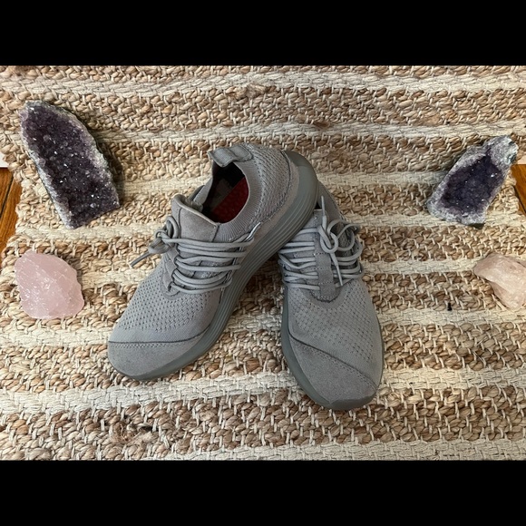 Lane Eight Trainer AD 1 - Picture 1 of 8